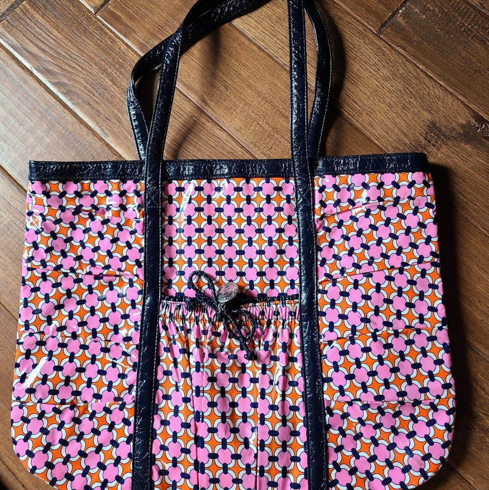 VB Frill Love Me Tote